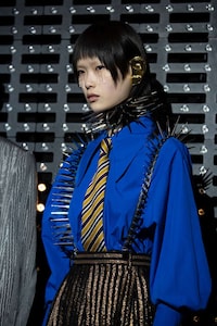 Mesmerizingly Theatrical Fashion Presentations Image 5