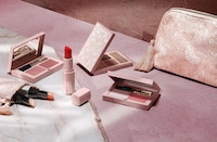 Oil-Included Cheek Palettes Image 5