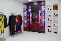 Psychedelia-Inspired Clothing Pop-Ups Image 5