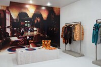 Psychedelia-Inspired Clothing Pop-Ups Image 7