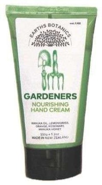 Naturalistic Honey-Infused Creams Image 2