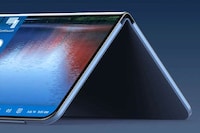 Desktop OS-Inspired Folding Smartphones Image 2