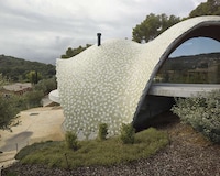Landscape-Extending Organic Designs Image 7
