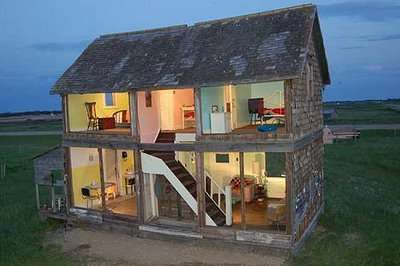 Life-Sized Dollhouses