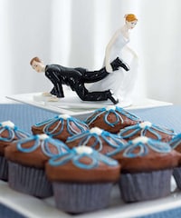 Comedic Cake Toppers Image 3