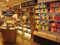 Guilt-Free Cosmetics – LUSH Treats Your Body (and the Earth) to a Delicious Cosmetic Line Image 3