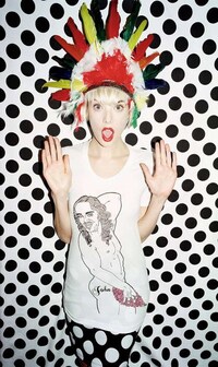 Celebrity Sketch Tees Image 4
