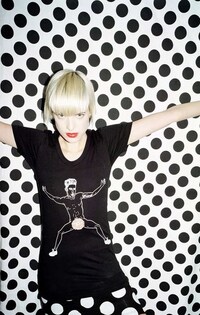 Celebrity Sketch Tees Image 5