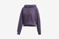 Lipstick-Inspired Sportswear Image 4