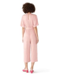 Flexibly Sized Apparel Image 4