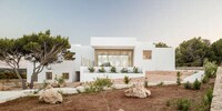 All-White Pixelated Villa Designs Image 5