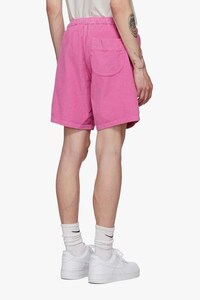 Californian Beach-Inspired Fashion Image 6