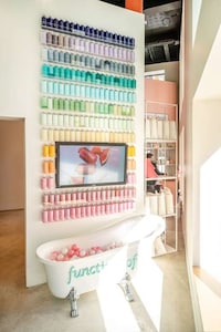 Indie Cosmetic-Centric Stores Image 4