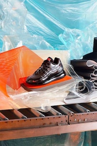 Customizable Bubble-Like Sneakers Image 8