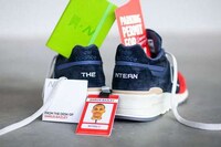 Patriotic-Themed Casual Sneakers Image 3