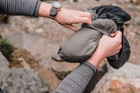 Lightweight Thermoregulation Outerwear Image 6