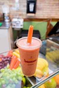 Sustainable Carrot Smoothie Straws Image 2