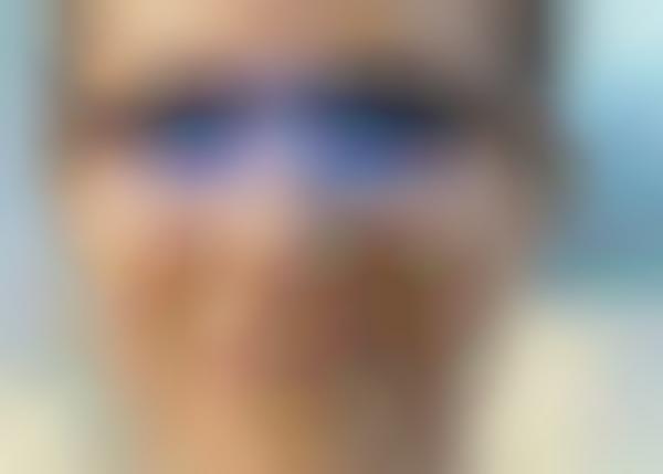 Energy-Boosting Light Therapy Glasses