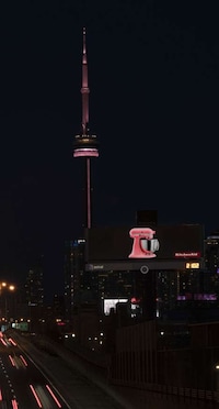 Light-Up Landmark Ads Image 2