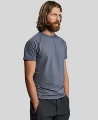 Carbon Fiber-Infused Shirts Image 4