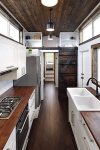 Contemporary Canadian Tiny Homes Image 2