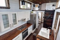Contemporary Canadian Tiny Homes Image 3