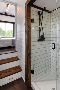 Contemporary Canadian Tiny Homes Image 4
