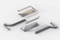 Flowing Fabric-Inspired Razors Image 2