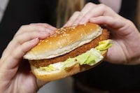 Vegan-Friendly Chicken Burgers Image 3