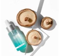 Clearing Anti-Aging Skincare Products Image 7