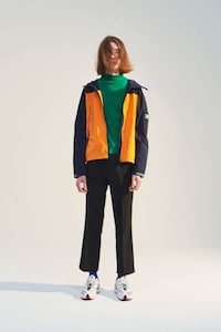 Shoegaze-Influenced Summer Fashion Image 7