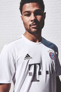 Minimalist Soccer Uniforms Image 3