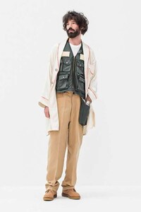 Autumn-Ready Militaristic Fashion Image 3