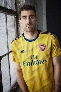 90s-Inspired Soccer Jerseys Image 3