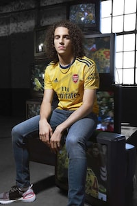 90s-Inspired Soccer Jerseys Image 7