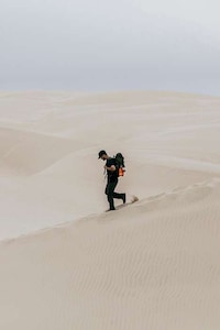 Desert-Inspired Spring Menswear Image 3