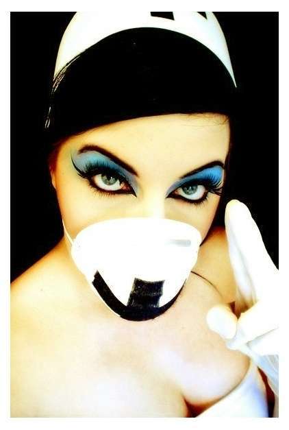 12 Bizarre Medical Fashion Statements