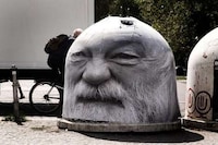 Expressive Street Art Image 2