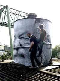 Expressive Street Art Image 6
