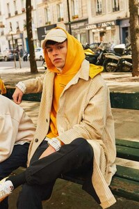 Chromatically Accented Slouchy Wear Image 7