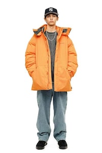 Fall-Ready Versatile Streetwear Image 2