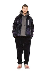 Fall-Ready Versatile Streetwear Image 3