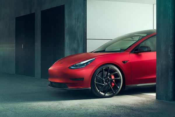 Reworked Custom Electric Cars : Modified Tesla Model 3