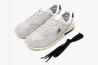 Vintage Minimal Grain Sneakers Image 3