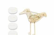 Scent-Diffusing Brooches