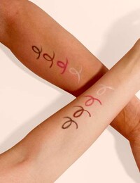 Four-Color Cosmetic Pens Image 3