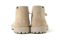 90s-Inspired Sturdy Suede Shoes Image 3