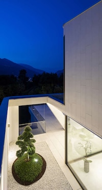 Slick Three-Apartment Urban Villas Image 7