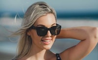 AI-Integrated Livestream Sunglasses Image 3