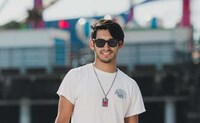 AI-Integrated Livestream Sunglasses Image 6